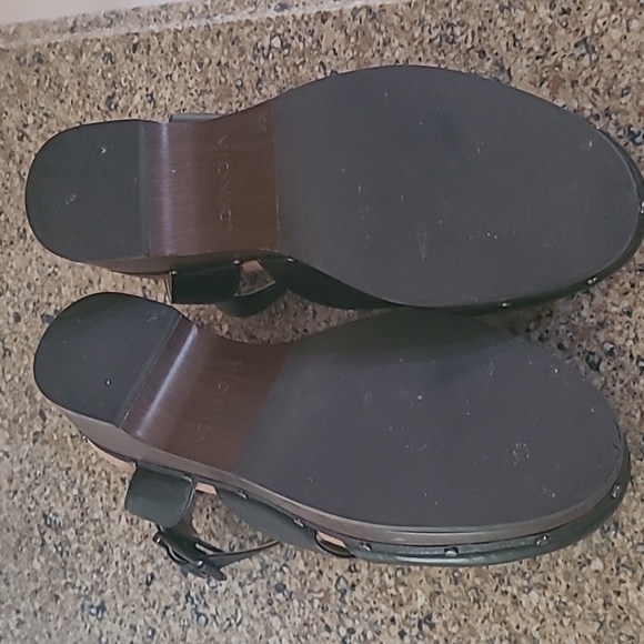 Vionic Faye t strap clog - Picture 5 of 8